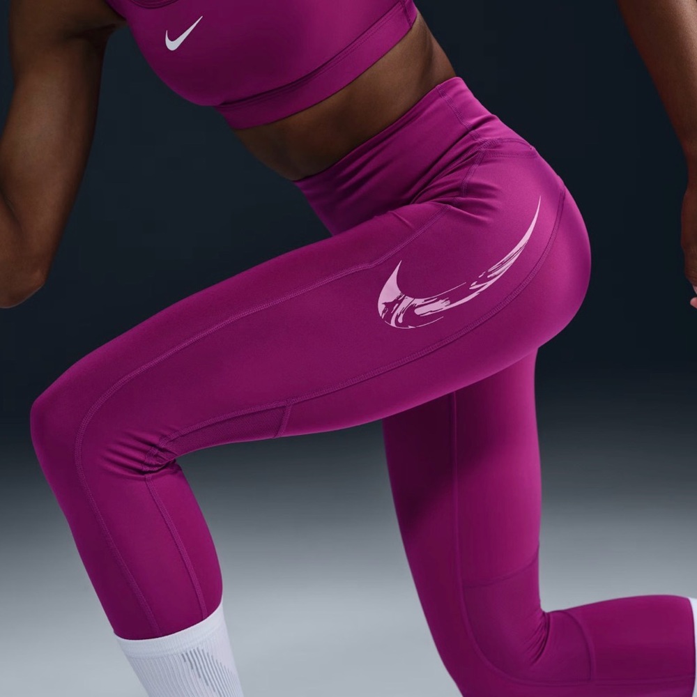 NWT - Nike Fast Tight Fit Mid Rise 7/8 Women's BLACK Leggings